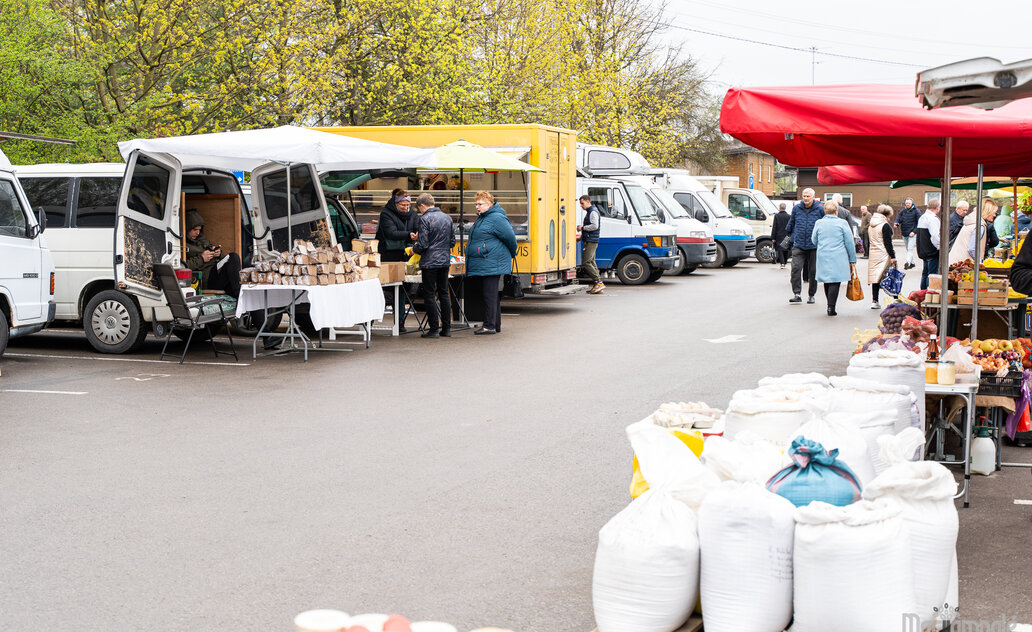 Svarbi informacija prekiaujantiems viešoje prekybos vietoje Dariaus ir Girėno gatvėje