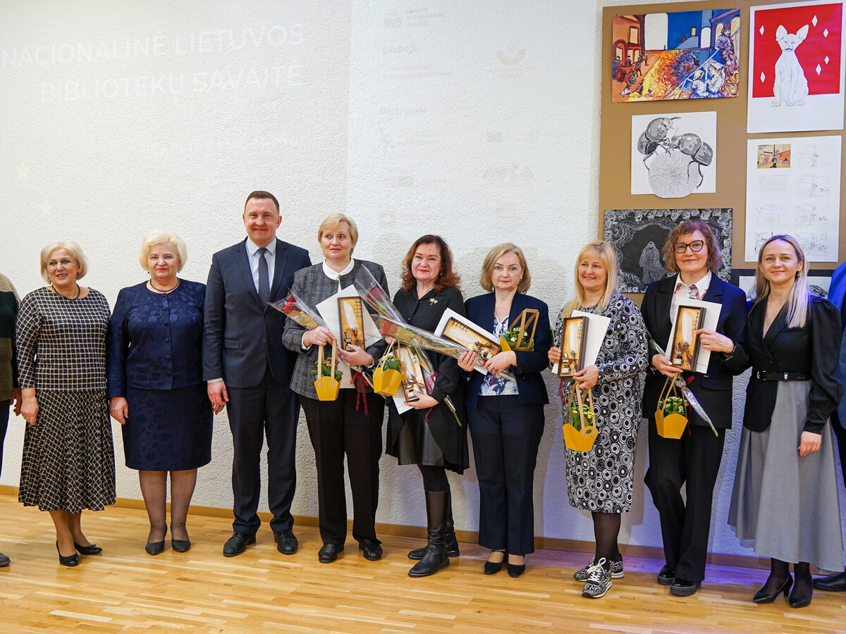 Nacionalinė Lietuvos bibliotekų savaitė pradėta  sveikinimais ir apdovanojimais