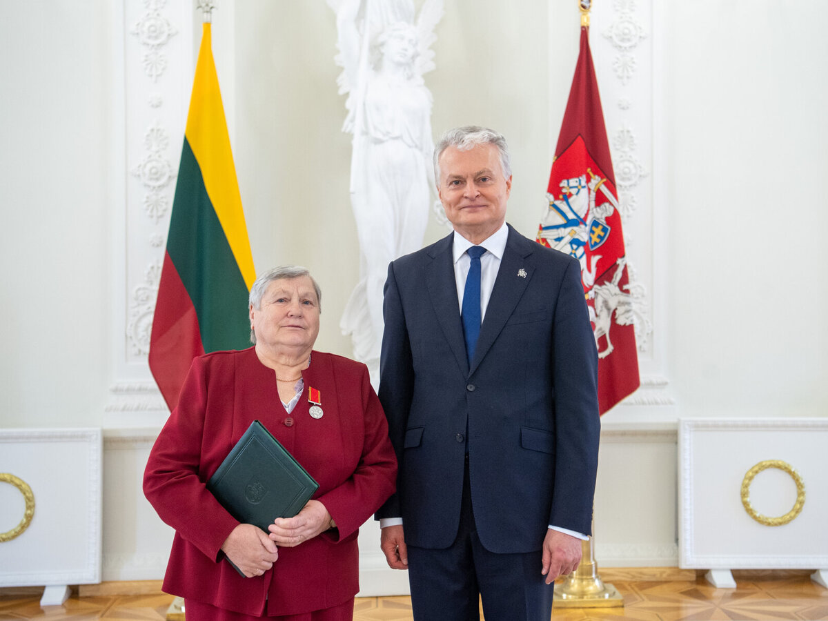 Motinos dienos proga Prezidentas įteikė apdovanojimus: tarp apdovanotųjų ir Marijampolės...