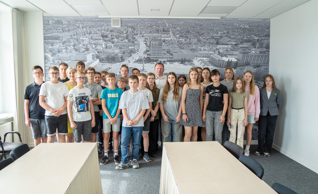 Savivaldybėje lankėsi „Ryto“ pagrindinės mokyklos 6B klasės mokiniai