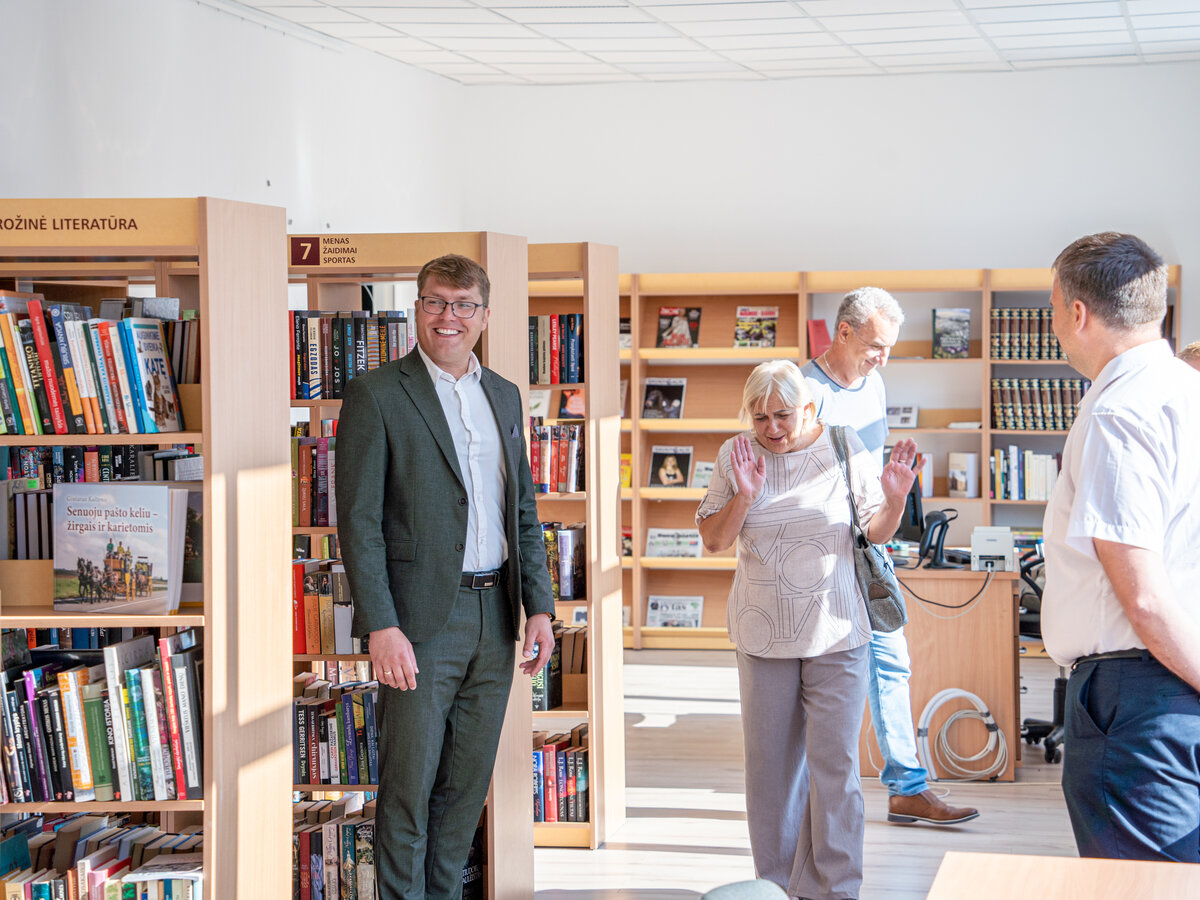 Netrukus duris pravers Daukšių biblioteka
