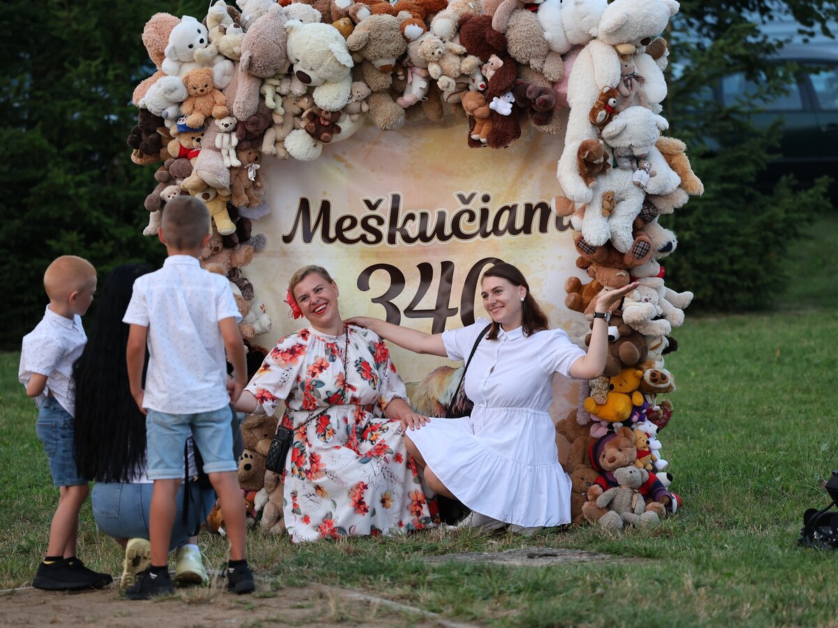Balta Meškučių vasara