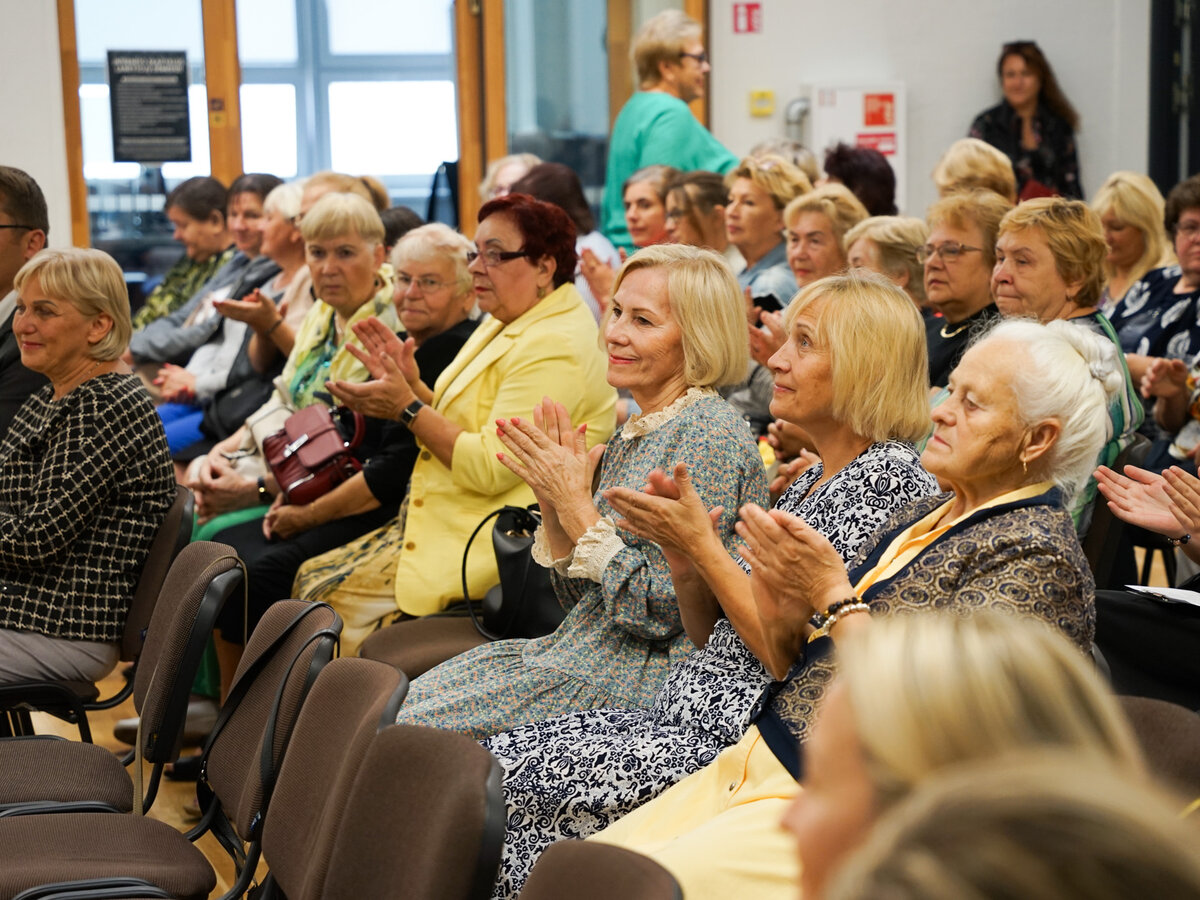Įkvepianti bibliotekos ir senjorų draugystė
