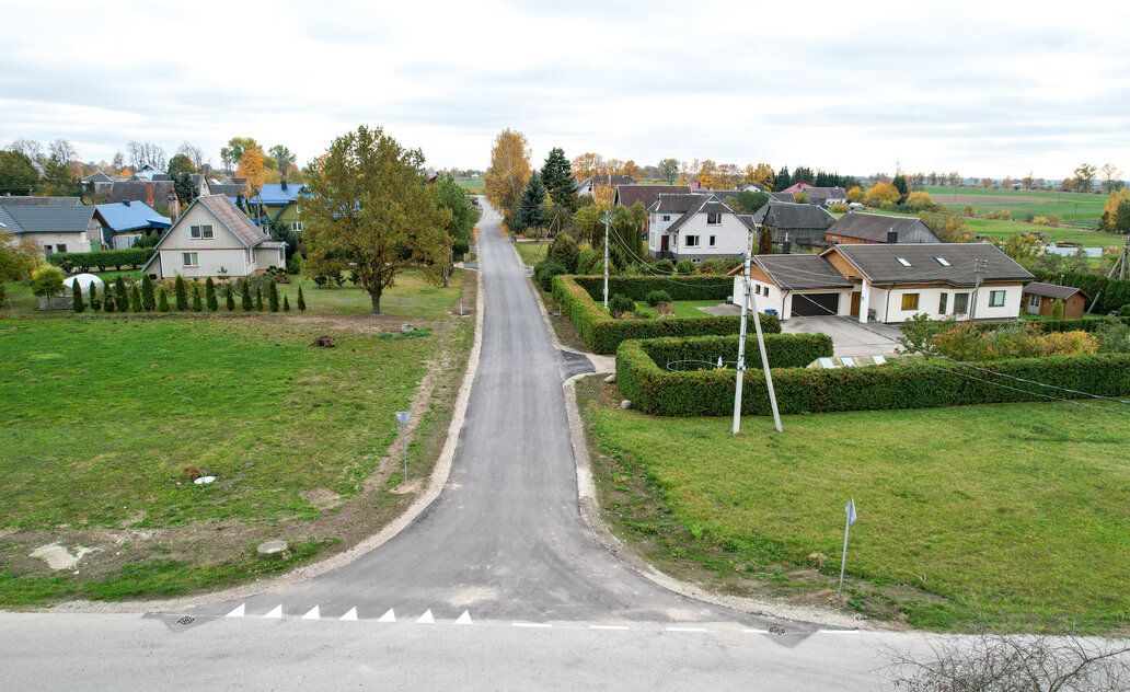 Naujas asfaltas dar dviejų kaimų gatvėse