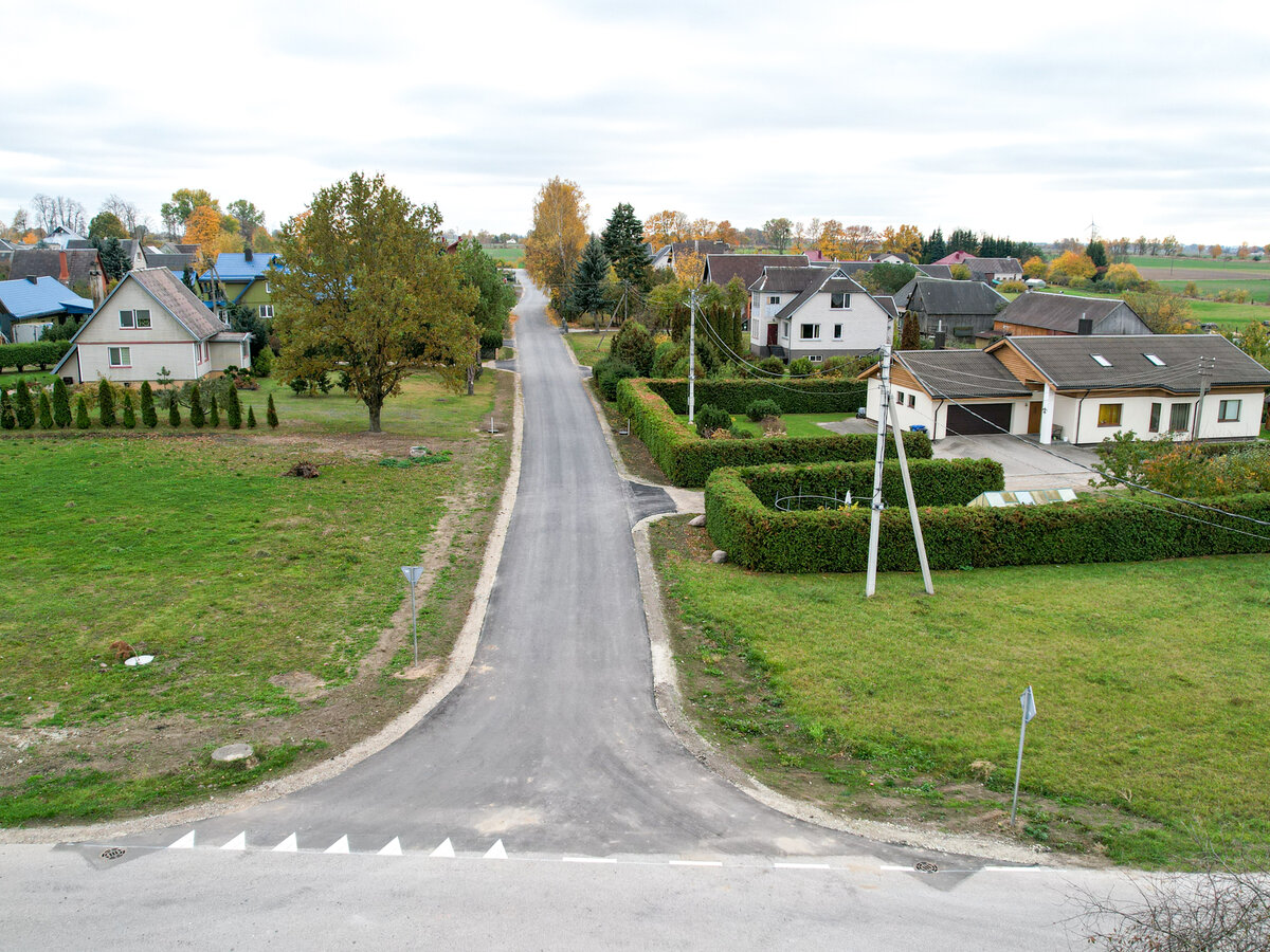 Naujas asfaltas dar dviejų kaimų gatvėse