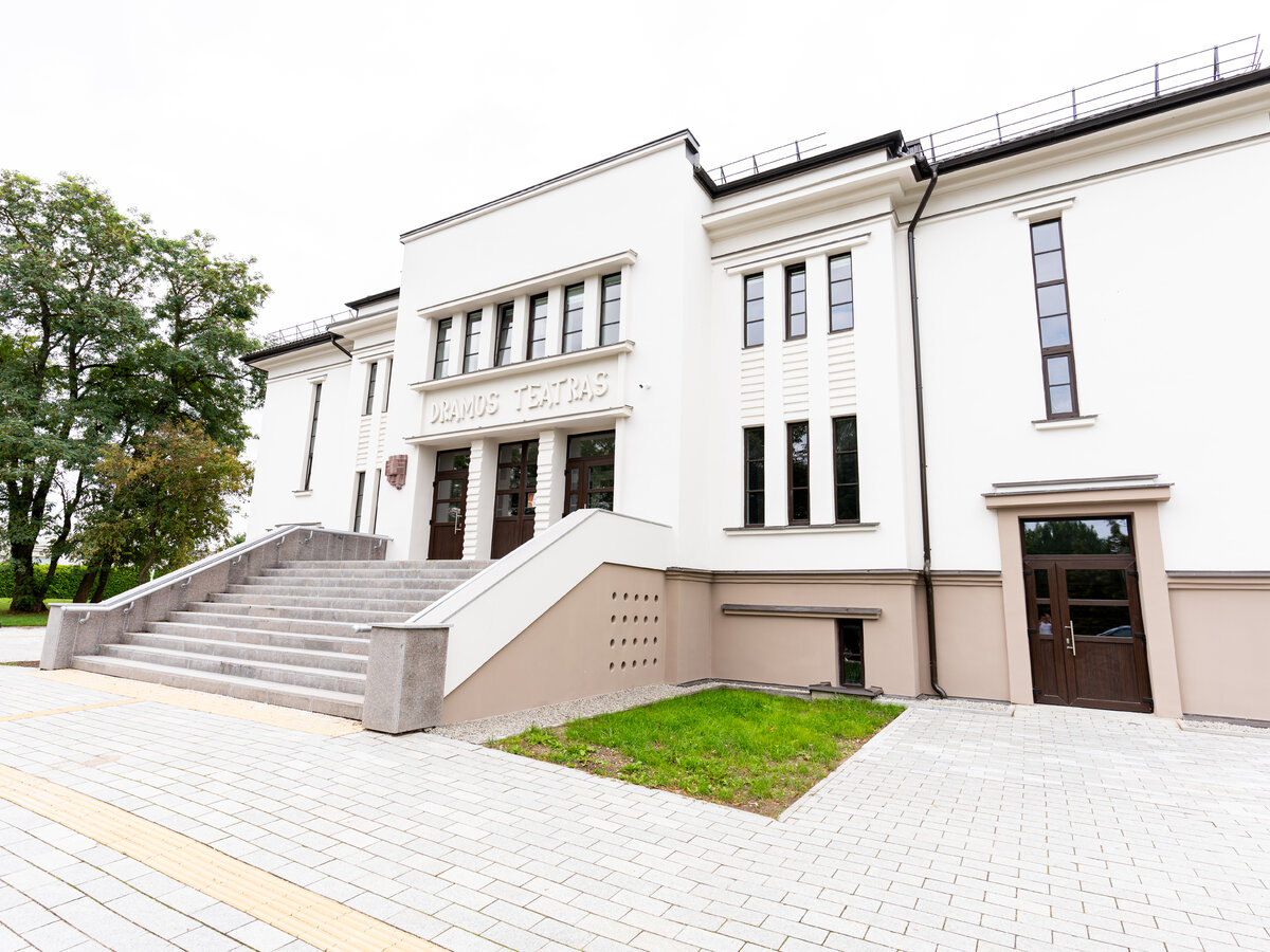 Teatras grįžta į savo namus: Marijampolės dramos teatro atidarymas