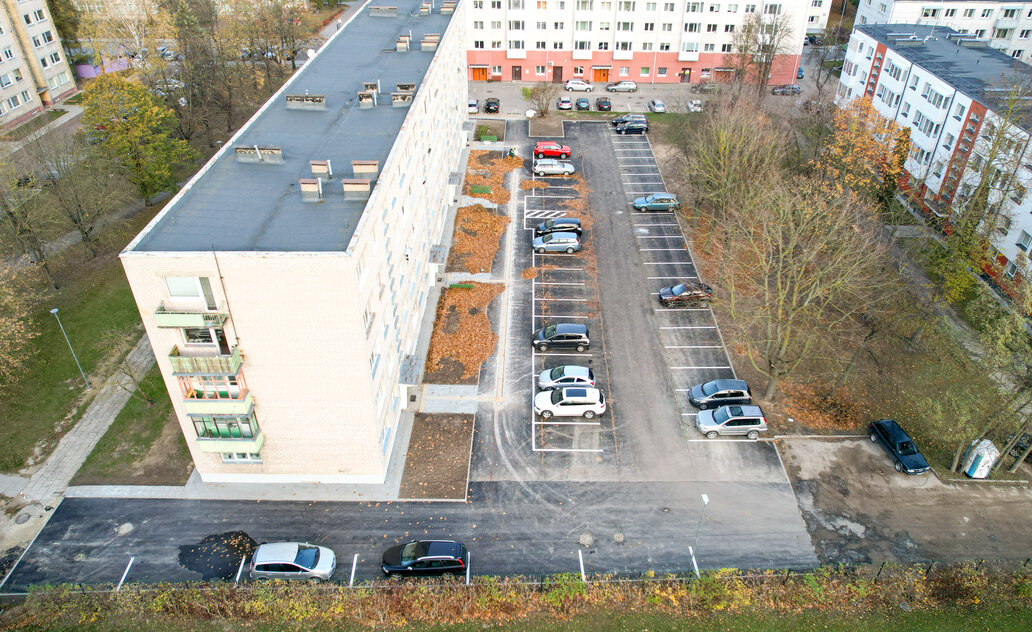 Atnaujintos dar trys automobilių stovėjimo aikštelės