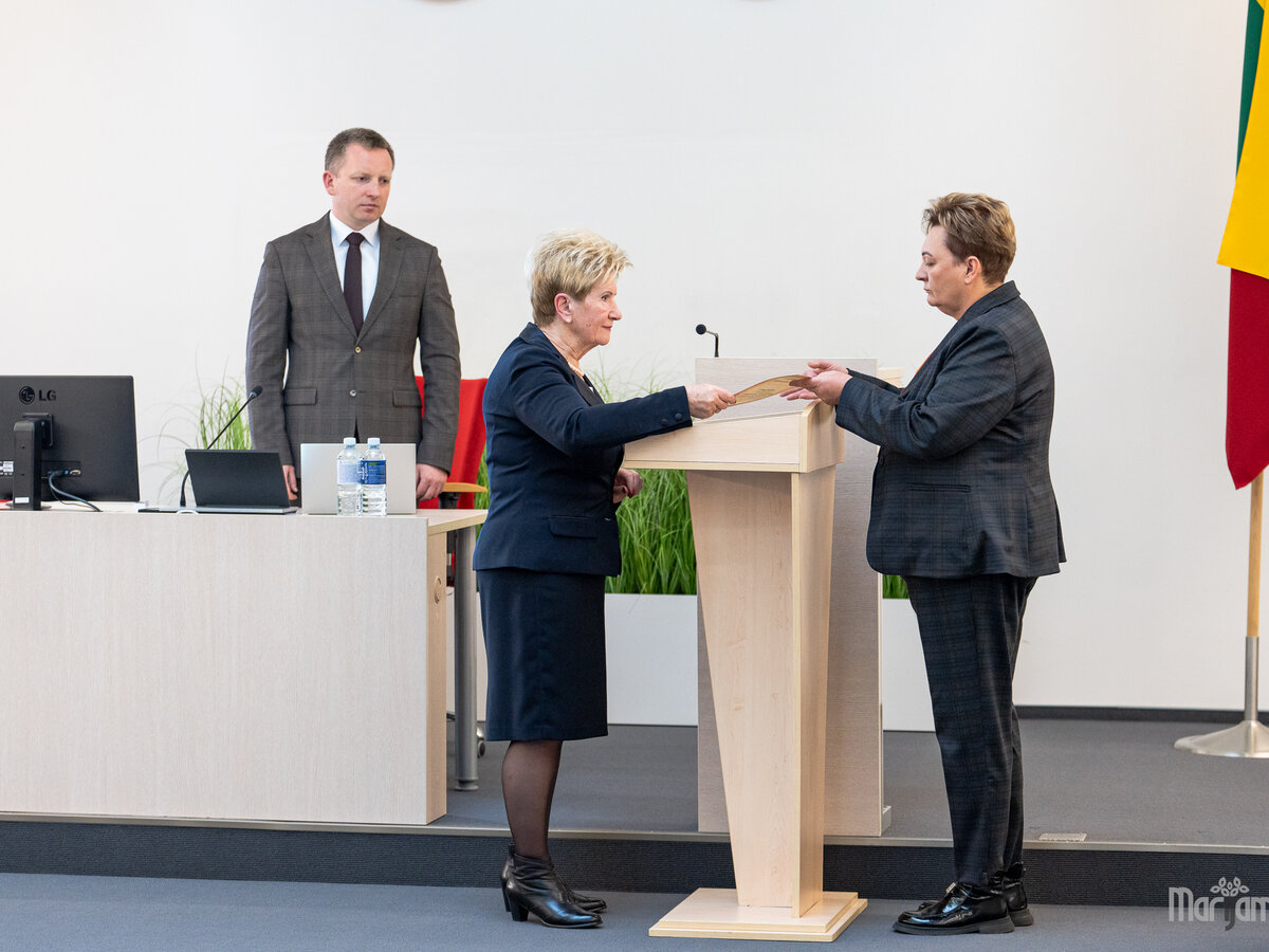 Marijampolės savivaldybės tarybos posėdis: prisiekė nauja tarybos narė, paskirtas naujas vicemeras