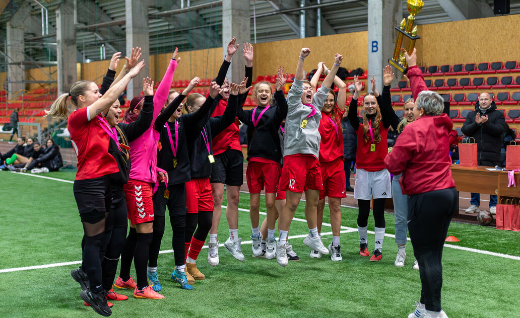 Marijampolėje – nuotaikinga futbolo šventė moterims ir mergaitėms
