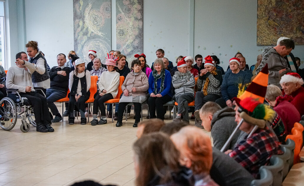 Šventinis laikotarpis tęsiasi: kalėdinė šventė Suvalkijos socialinės globos namuose