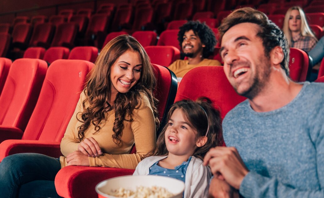 „Šeimos kortelės“ turėtojams – nuolaidos kino teatre „Spindulys“