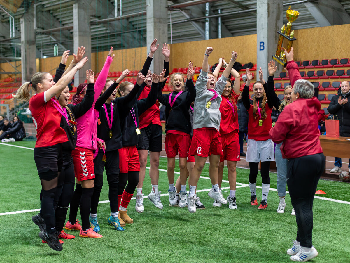 Marijampolėje – nuotaikinga futbolo šventė moterims ir mergaitėms