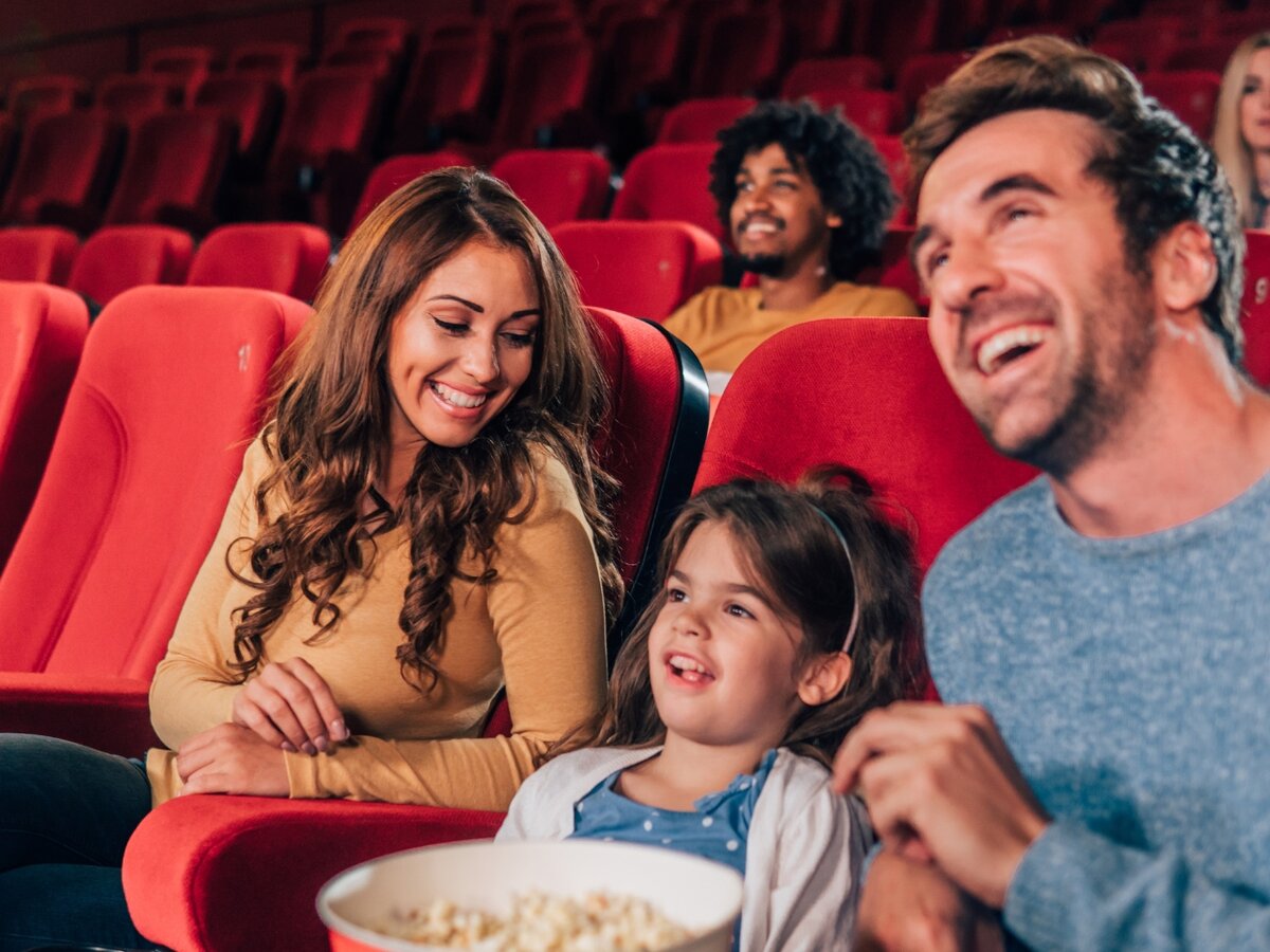 „Šeimos kortelės“ turėtojams – nuolaidos kino teatre „Spindulys“