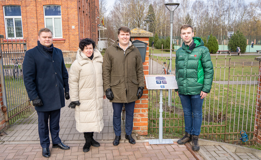 Švietimo paveldo istorijai įamžinti – informacinė lentelė prie Marijonų gimnazijos
