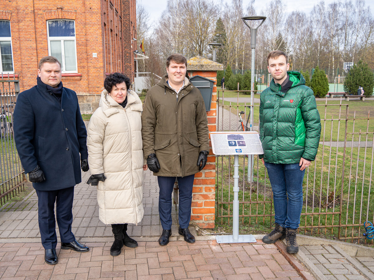 Švietimo paveldo istorijai įamžinti – informacinė lentelė prie Marijonų gimnazijos