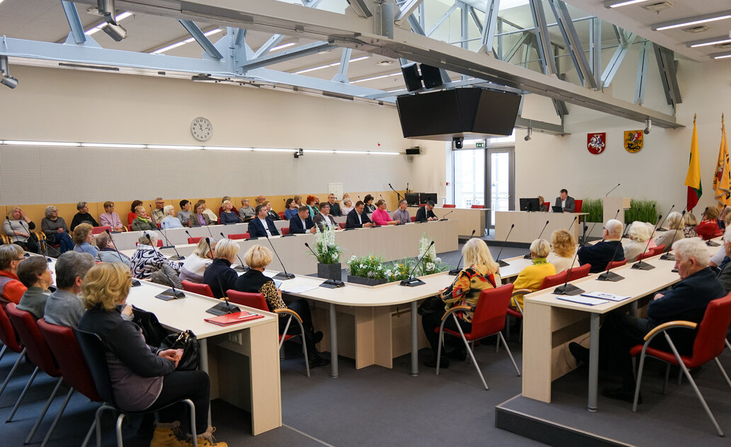 Savivaldybės vadovai susitiko su Trečiojo amžiaus universiteto bendruomene