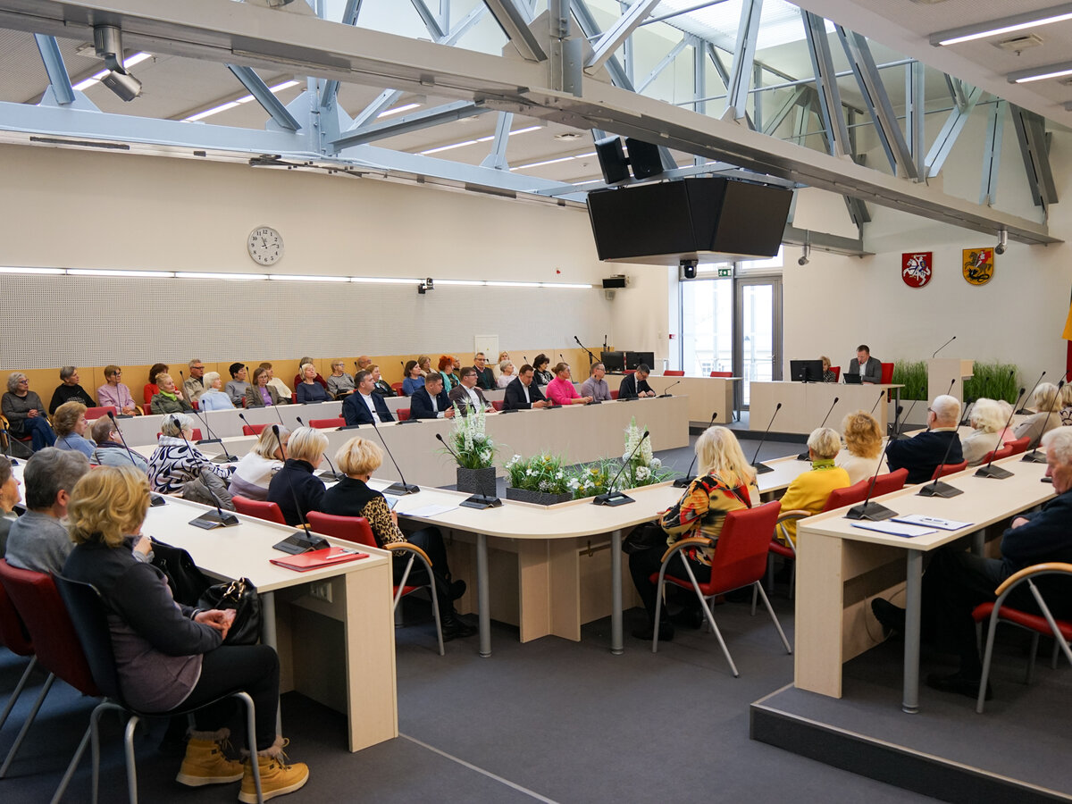 Savivaldybės vadovai susitiko su Trečiojo amžiaus universiteto bendruomene