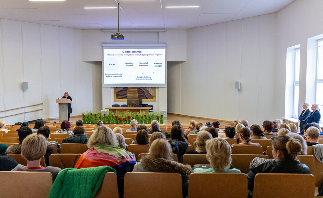 Pagalba pažeidžiamiausiems: socialinės pagalbos darbuotojai gilino žinias apie civilinę saugą