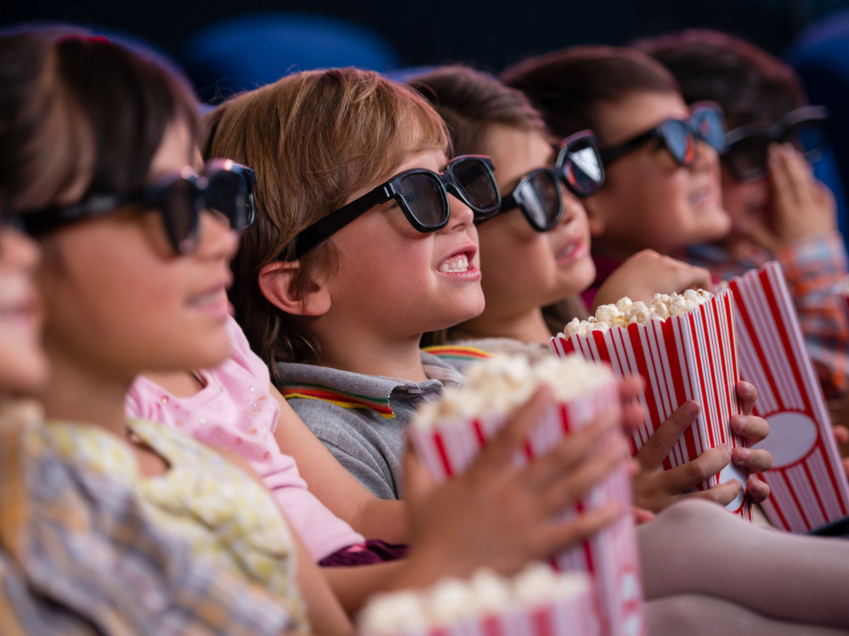 „Šeimos kortelės“ turėtojams – nuolaidos kino teatre „Spindulys“