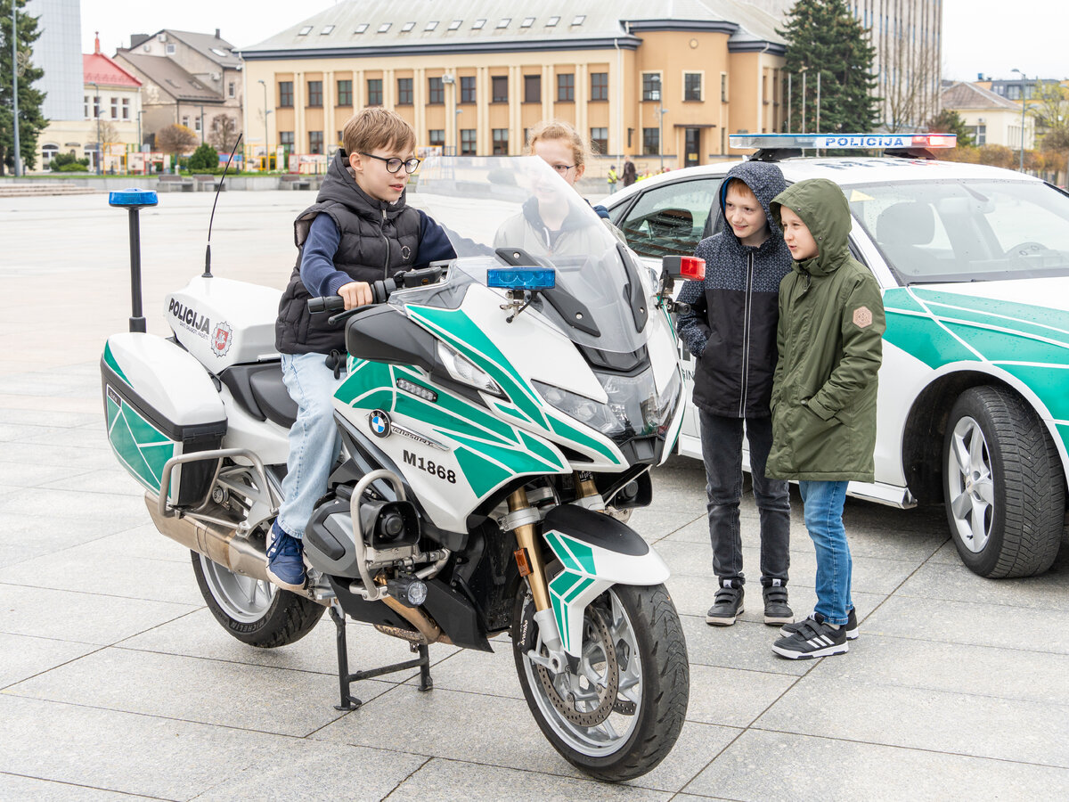 Marijampolės apskrities policijos atvirų durų diena pritraukė smalsuolių būrį