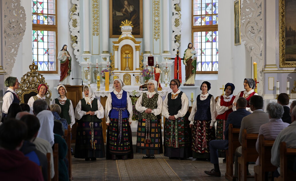 Mojinis vakaras Šunskuose: dainos, bendrystės ir tradicijos šventė