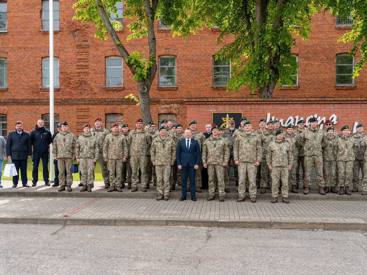 Vadų pasikeitimo ceremonija Vytenio batalione: perduota vėliava ir atsakomybė