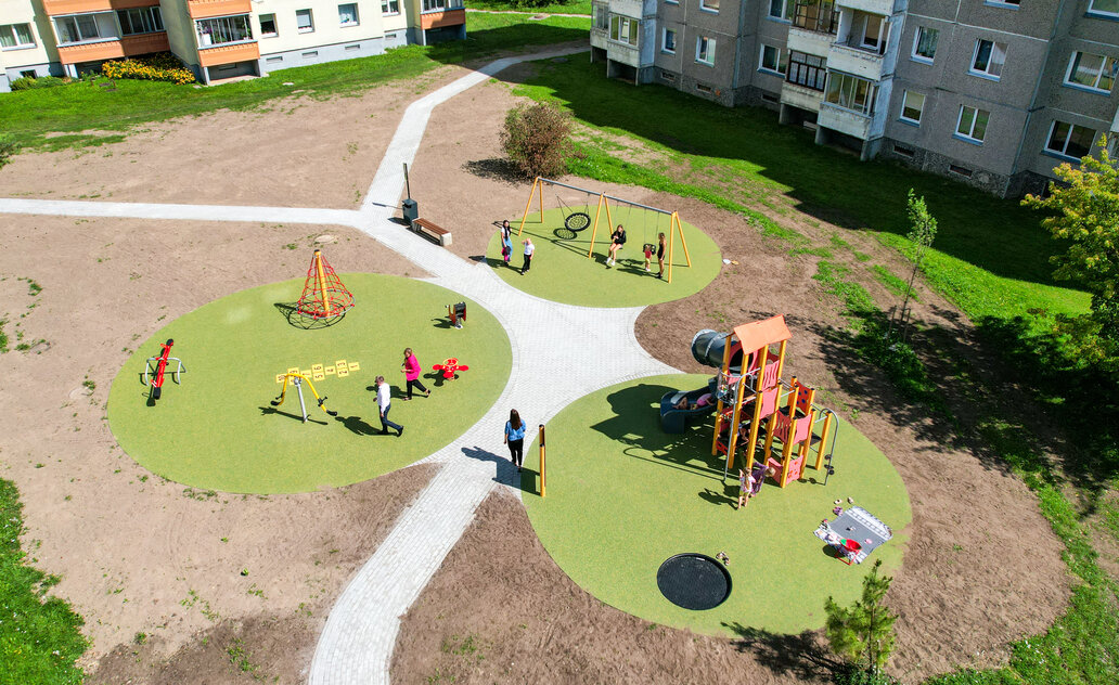 Nauja vaikų žaidimų aikštelė
