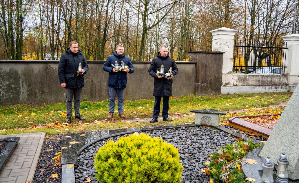 Atminties šviesoje – pagarba išėjusiems