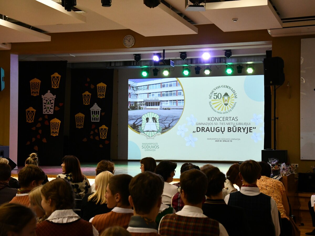 „Draugų būryje“: Sūduvos gimnazijos jubiliejus tapo švente visai Marijampolei