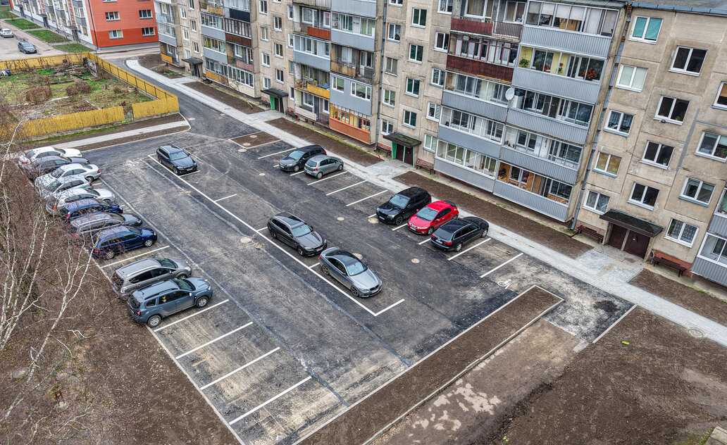 Atnaujintos automobilių stovėjimo aikštelės Draugystės ir Kauno gatvėse