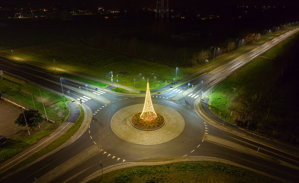 Šventiškai nušvito žiedinės sankryžos