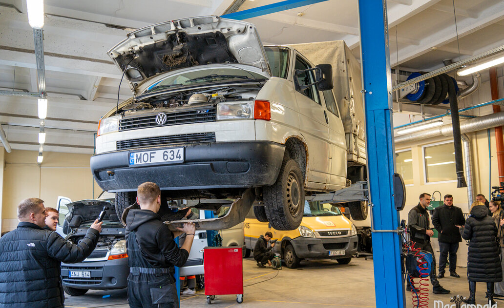Antro gyvenimo sulaukę Savivaldybės automobiliai keliaus į Ukrainą