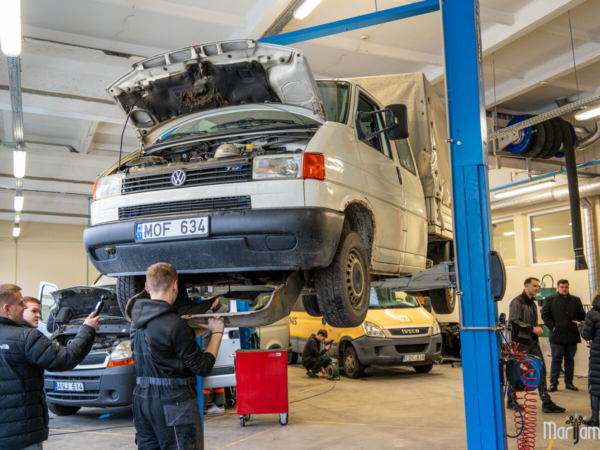 Antro gyvenimo sulaukę Savivaldybės automobiliai keliaus į Ukrainą