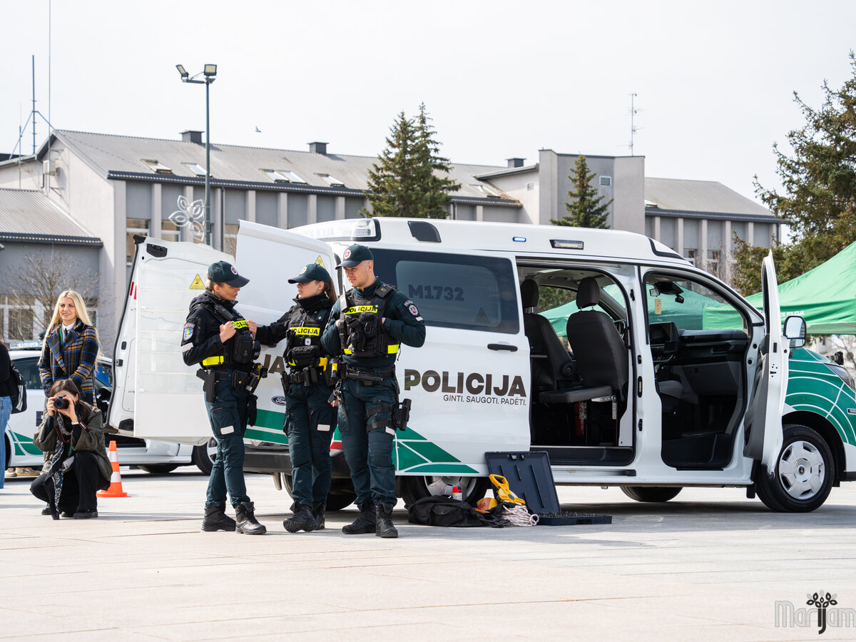 Policija be užkulisių: aikštėje – gyva profesijos pamoka