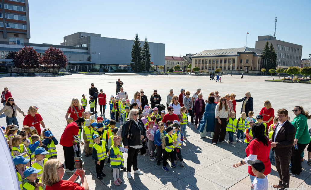 Žingsniai už vaikystę ir bendrystę