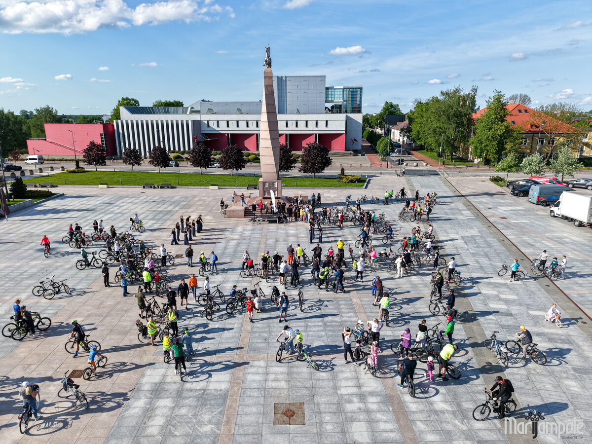 Šypsenos, pedalai ir vieninga kryptis – marijampoliečiai mynė už savo miestą