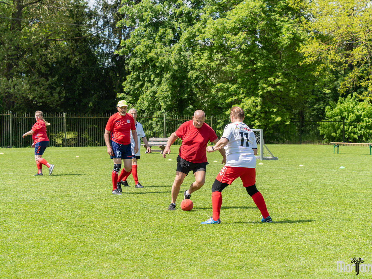 Marijampolėje – futbolo vaikščiojant turnyras