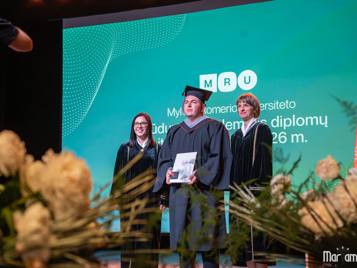 192 MRU Sūduvos akademijos absolventai žengia į naują gyvenimo etapą