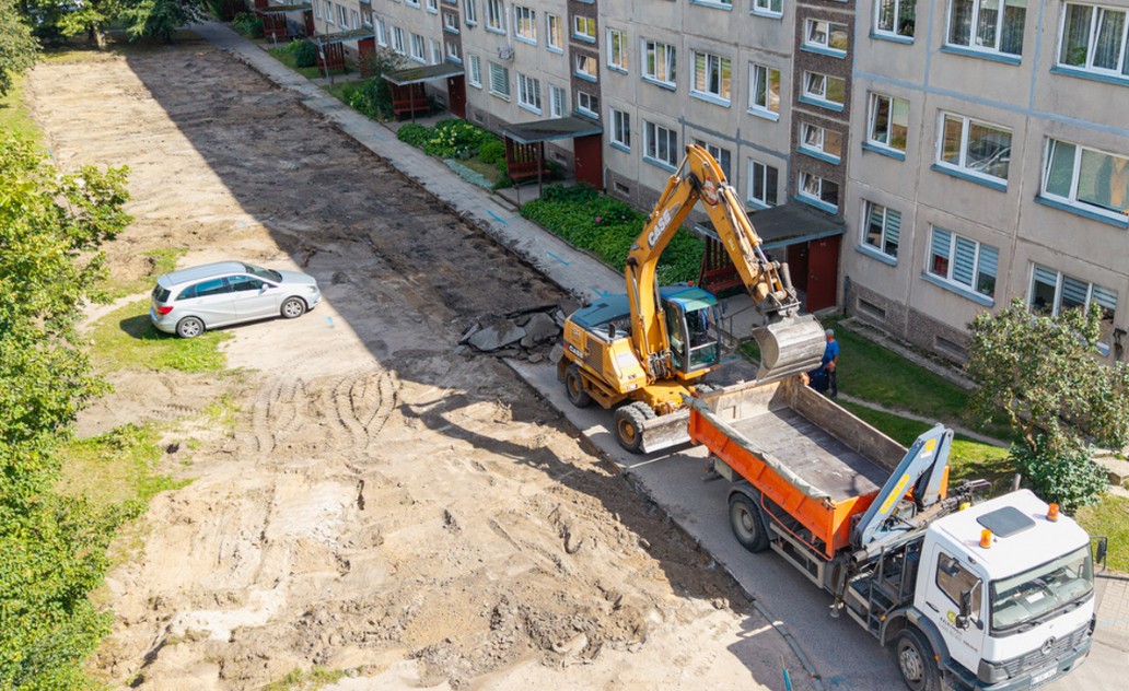 Prasidėjo naujos automobilių stovėjimo aikštelės įrengimo darbai