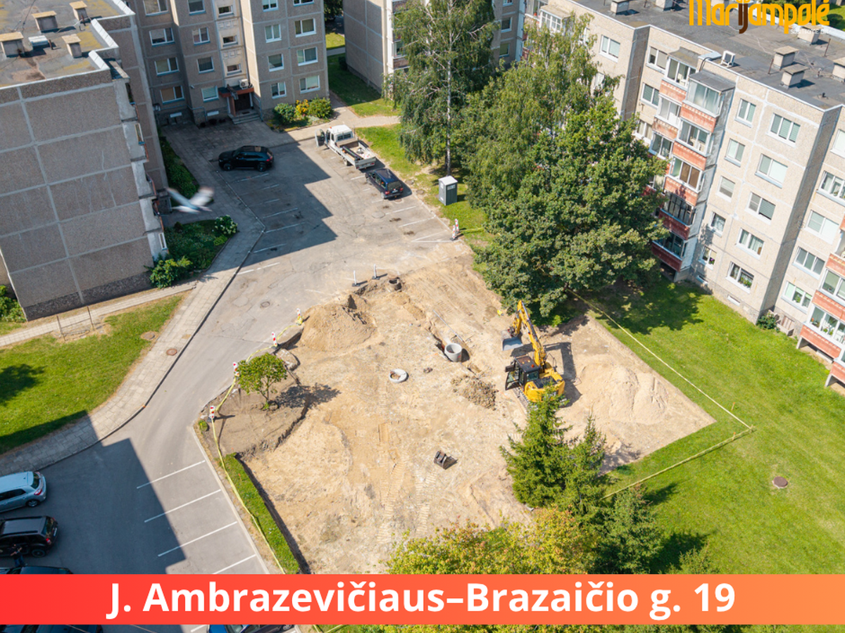 Prasidėjo automobilių stovėjimo aikštelės atnaujinimo darbai J. Ambrazevičiaus–Brazaičio g. 19