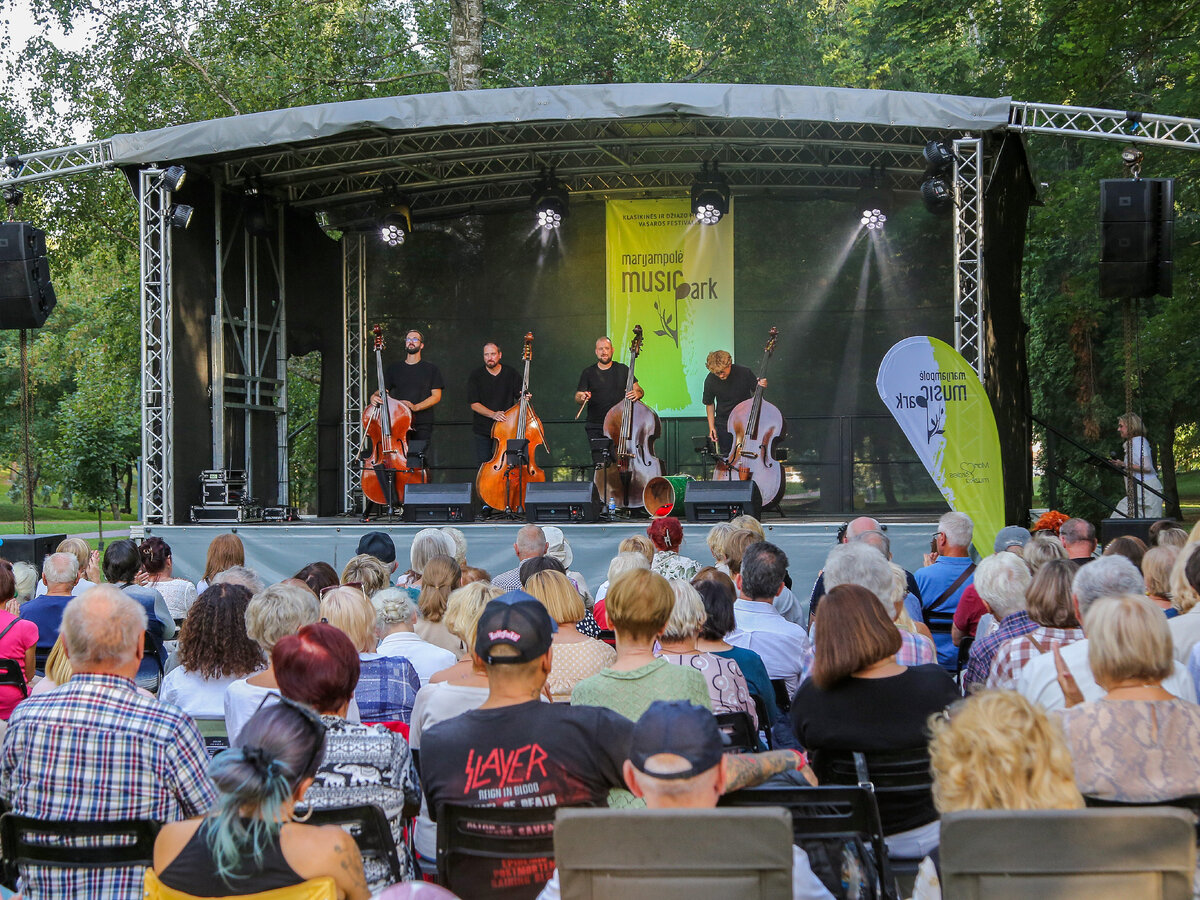 Suskambo „Marijampolė Music Park“ – prasidėjo muzikinė kelionė per (ne)standartą