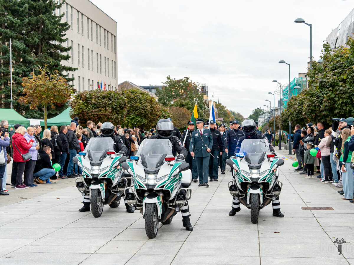 Nuo eisenos iki sraigtasparnių: Marijampolėje – įspūdinga policijos ir visuomenės šventė