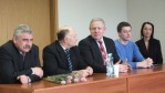 Komandai linkėjimus išsako administracijos direktorius M. Ražinskas